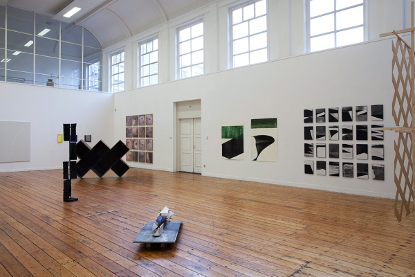 Van Hieruit - installation view