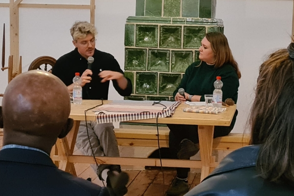 Wouter van der Laan and Linda K�ke